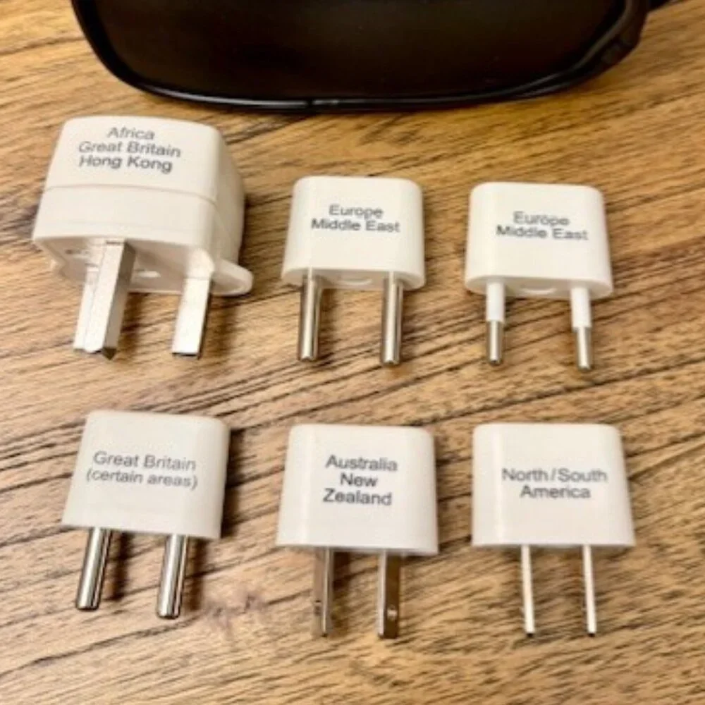 BROOKSTONE World Travel Adapter Kit